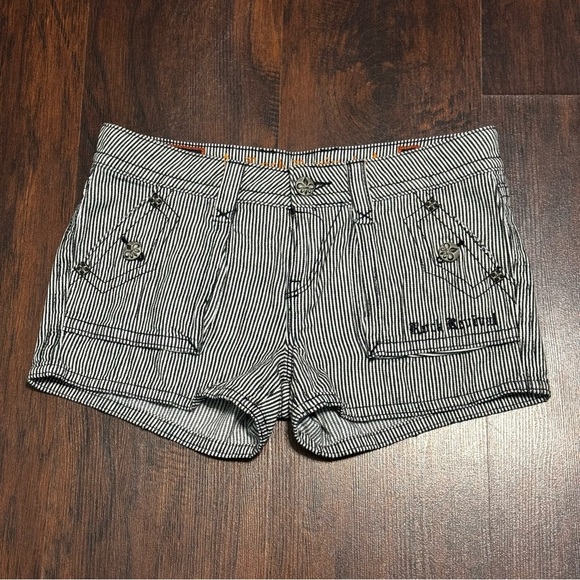 Rock Revival Black and White Striped Women Shorts Detailed buttons size 26 - Picture 2 of 16